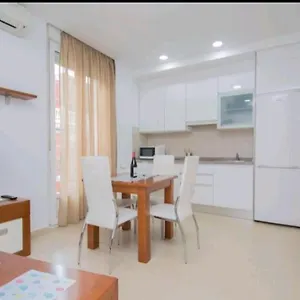 https://apartamento-gran-va.es-andalucia.com